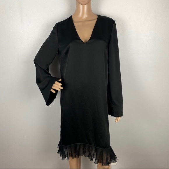 NEW ELIZABETH AND JAMES BLACK V-NECK MINI DRESS - Picture 2 of 8